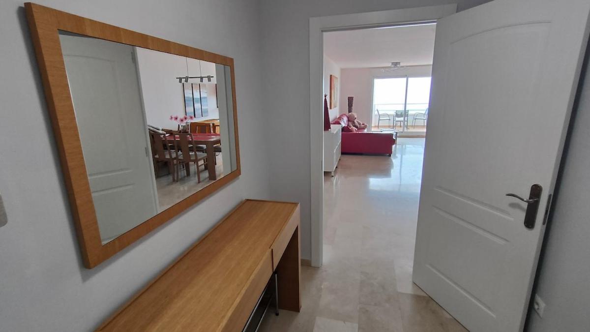 Spacious With A Great View Apartment Benalmadena